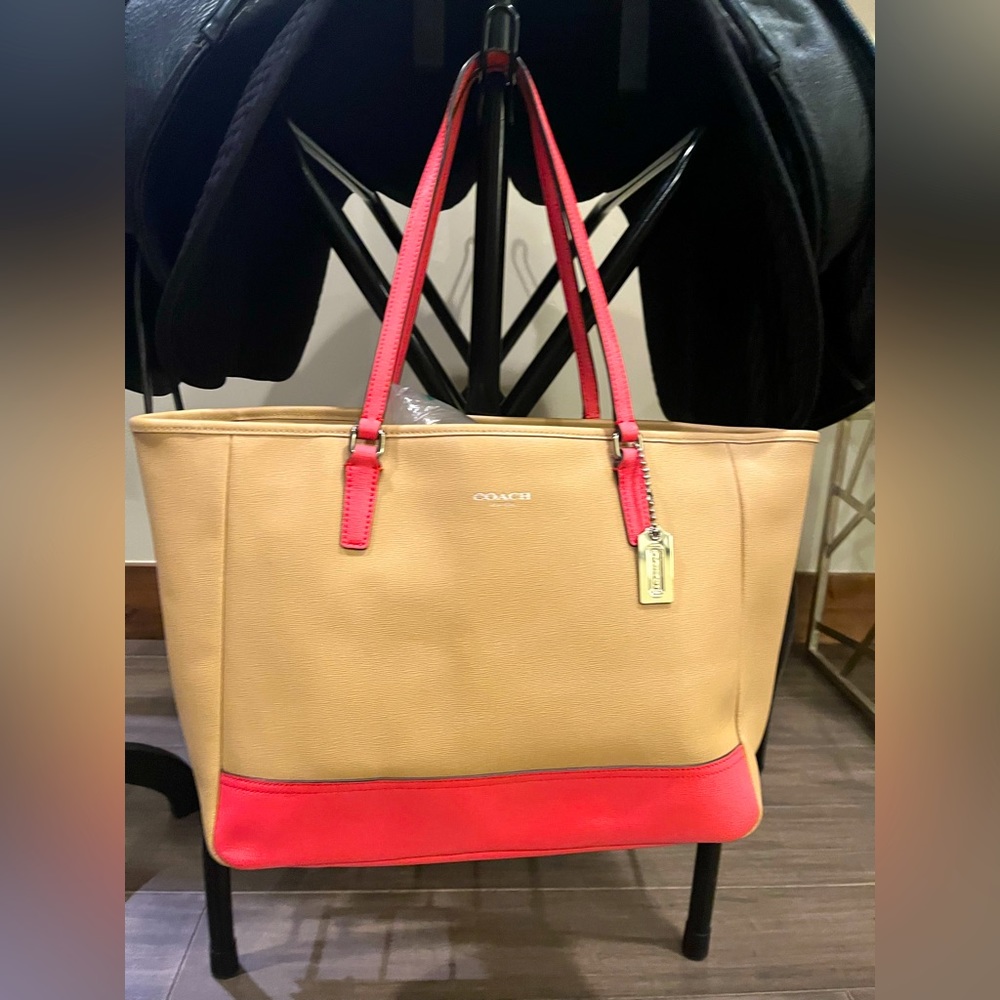 NWOT COACH COLOR BLOCK TAN AND MELON COLOR